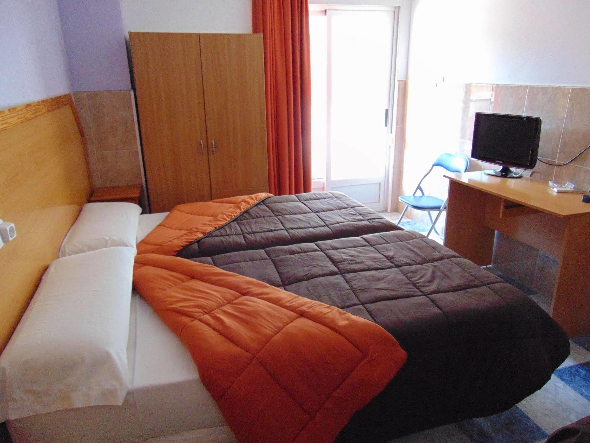 Hotel Libertador Кулера Екстериор снимка